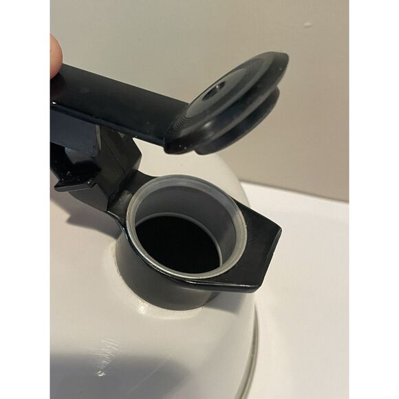 Vtg‎ Regal Whistling Tea Kettle 2 1/2 Quart Almond Color No Label - Picture 3 of 11